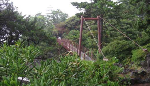 城ケ崎海岸の門脇埼灯台・門脇つり橋〔26年9月〕